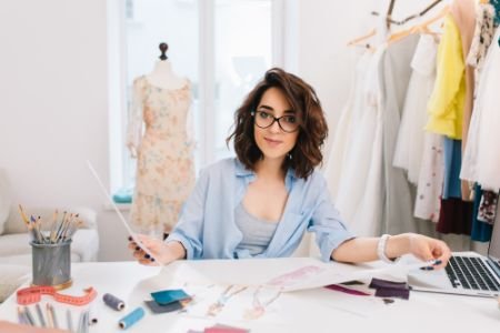 Which Is Better for You: Online Courses or Fashion Design Schools?